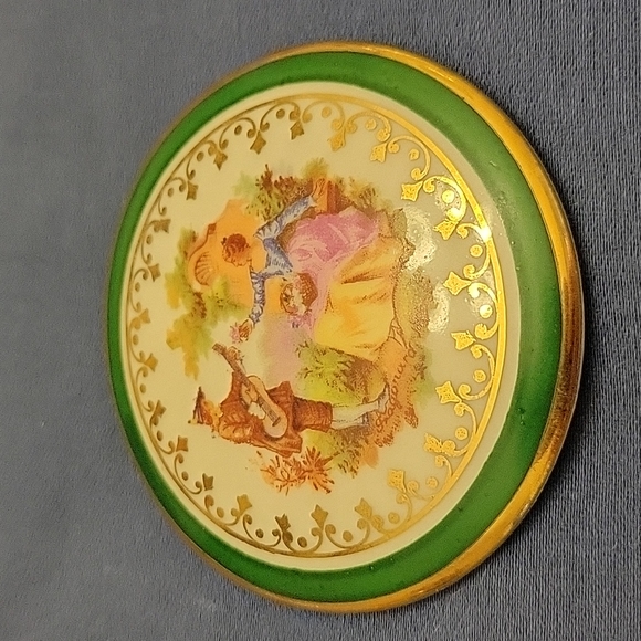 Limoges trinket box. - Picture 2 of 4